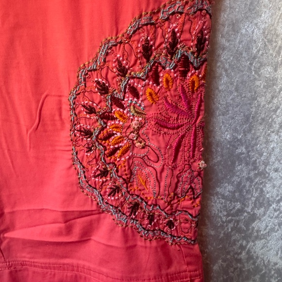 Crest Coral Pink Capris with Embroidered Mandala - Picture 2 of 7